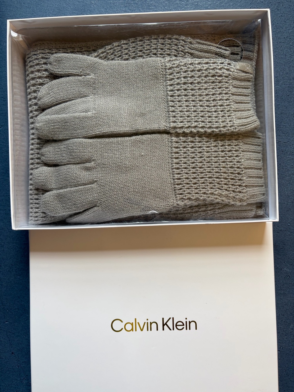 Calvin Klein Knit Women's Gloves, Hat,and Scarf Set, NIB